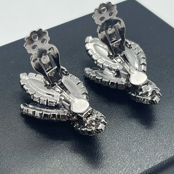 Stunning blue and clear rhinestone sparkly dangle clip on silver tone earrings - Picture 11 of 16